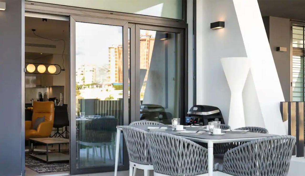 Luxury Apartment With Private Hot Tub By Poniente Beach Μπένιντορμ Εξωτερικό φωτογραφία